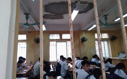 Ngôi trường "già nua" xuống cấp nghiêm trọng giữa lòng Hà Nội, hàng nghìn học sinh và thầy cô nơm nớp lo sợ