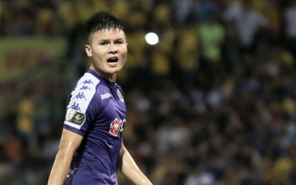 Quang Hải nổi cáu, nhắc nhở cậu bé nhặt bóng ở Thanh Hoá vì câu giờ trong ngày Hà Nội FC thua thảm