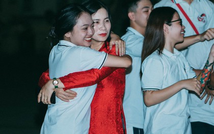 Lễ trưởng thành và ra trường của học sinh Việt Đức (Hà Nội): Tạm biệt thầy cô, mái trường chúng con đi ạ!