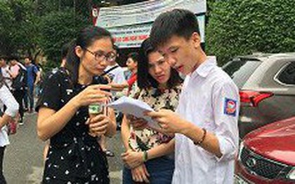 Đề thi Hóa vào lớp 10 Chuyên Khoa học tự nhiên Hà Nội làm khó thí sinh
