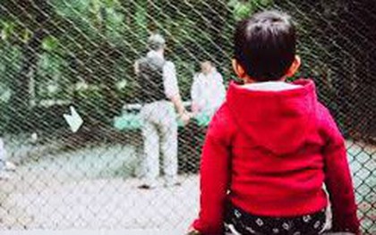 Bố mất sớm, mẹ vừa qua đời thì 15 người họ hàng lao vào giành nuôi bé mồ côi vì món tiền thừa kế 34 tỷ