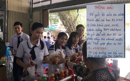 Tri ân học sinh khối 12, canteen trường cấp 3 Tiền Giang chiêu đãi trà chanh miễn phí 3 ngày khiến dân mạng ganh tỵ không hết