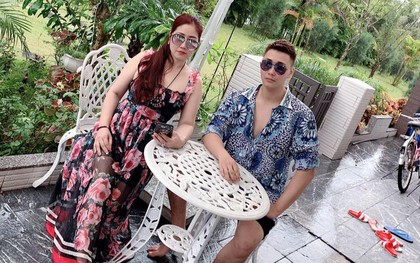 Bà mẹ U50 trẻ như hotgirl, chụp ảnh cùng con trai mà cứ ngỡ là chị em khiến dân tình ngỡ ngàng