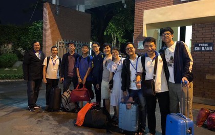 Giảng viên đại học lại tấp nập lên đường đi coi thi