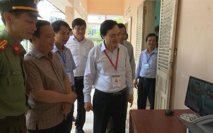 Bộ trưởng Phùng Xuân Nhạ trực tiếp thanh tra chấm thi tại Bình Định