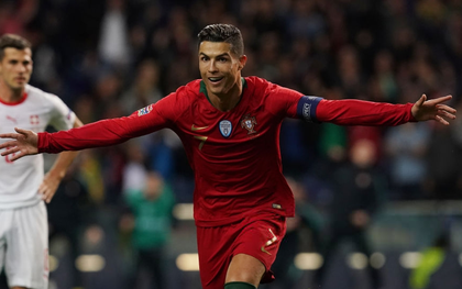 Siêu nhân Ronaldo một mình ghi 3 bàn thắng đẹp, gánh tuyển Bồ Đào Nha vào chơi trận chung kết UEFA Nations League