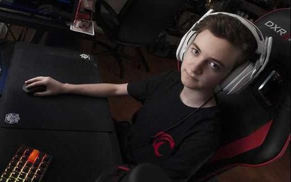 Ông bố bỏ ra 700 triệu mua dàn máy tính khủng, biến con trai thành thần đồng làng game