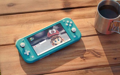Nintendo Switch Lite vs iPod Touch 2019: Chơi game đơn thuần hay giải trí đa năng?