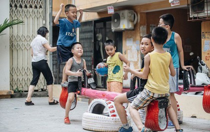 Xem các siêu nhí anh hùng hồ hởi đi tìm ý nghĩa mùa hè trong những vết lấm bẩn