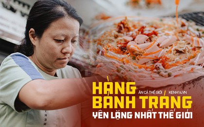 "Hôm nay trời thật đẹp, nhưng tôi không thể nói và nghe" - câu chuyện cảm động của hàng bánh tráng giữa lòng Sài Gòn