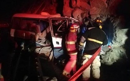 Xe buýt đâm vào vách đá tại Peru, ít nhất 19 người thiệt mạng