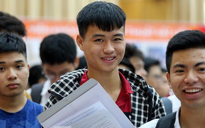 Thủ khoa “đạp xe giao trứng vịt” nhập học trường ĐH Bách khoa Hà Nội