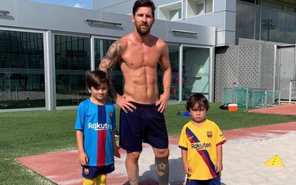 Đăng bức ảnh tập luyện cùng hai đồng đội đặc biệt, Messi nhận về triệu lượt thả tim nhưng đáng chú ý nhất vẫn là cơ bụng của siêu sao này