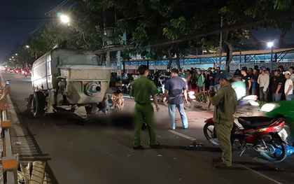 2 thanh niên tông vào trục máy bơm bê tông đỗ giữa đường phố Sài Gòn, tử vong tại chỗ