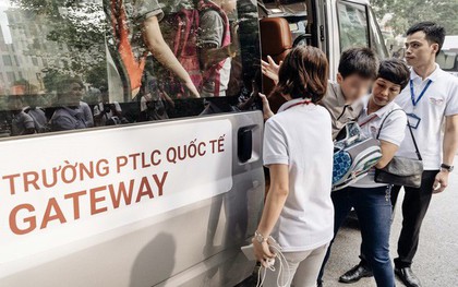 Vụ bé trai lớp 1 trường Gateway tử vong: Giám định chiếc áo màu đỏ đẫm mồ hôi, nằm vo tròn trong balo