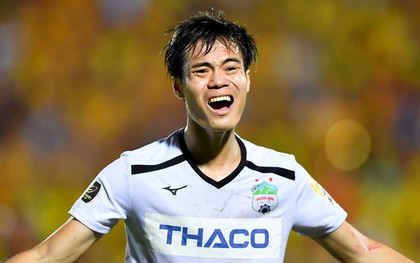 Văn Toàn: Thanh niên bị đồng đội bỉ bôi vì cái miệng và mùa V.League xuất sắc nhất trong sự nghiệp