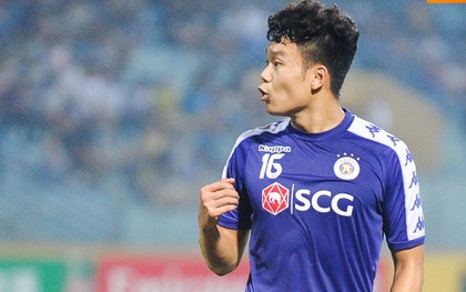 Biểu cảm khó đỡ của Chung "chờ chồng" trong ngày Hà Nội FC giành ngôi vô địch AFC Cup khu vực Đông Nam Á