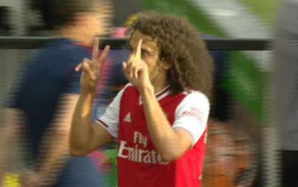 Cầu thủ Arsenal "gáy sớm" cực khét để rồi nhận lại cái kết đắng