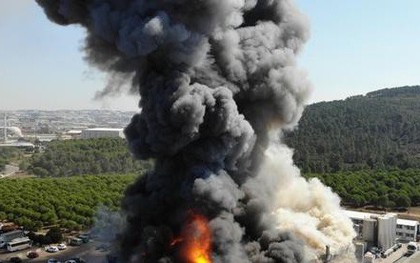 Thổ Nhĩ Kỳ: Nhà máy hóa chất bị nhấn chìm trong ngọn lửa