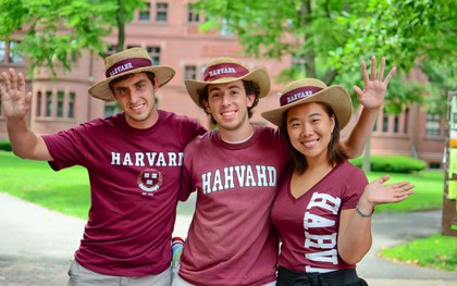 Lương của sinh viên Harvard mới ra trường đã lên đến 1.6 tỷ đồng nhưng chưa là gì so với các trường khác trong khối Ivy League