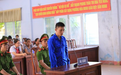 Hoãn phiên xử nam thanh niên giết người vì tưởng bạn gái là con "rắn sáu đầu"