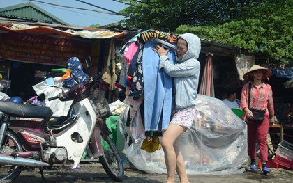 Hà Nội: Cháy hàng loạt ki ốt tại chợ Tó - Đông Anh, tiểu thương hốt hoảng ôm hàng bỏ chạy