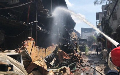 Bộ Y tế cảnh báo về sức khỏe của người dân sau vụ cháy Công ty Rạng Đông
