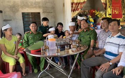 Đà Nẵng truy tặng bằng khen, trao 140 triệu cho gia đình thanh niên tử vong khi giải cứu 4 du khách đi lạc