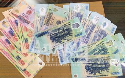 Cảnh sát hình sự Hà Nội triệt phá đường dây dùng tiền giả mua điện thoại di động