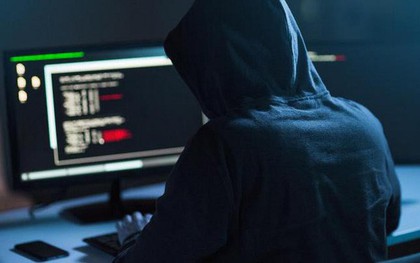 Hacker kiêm “sát thủ đánh thuê” từng đánh sập mạng Internet của cả một quốc gia đã bị bỏ tù gần 3 năm