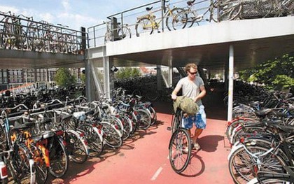 Hà Lan khó triển khai xe không người lái vì quá nhiều... xe đạp