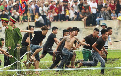 Lễ hội cướp phết Hiền Quan 2019 "vỡ trận" vì hỗn loạn