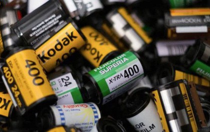 Cận cảnh quá trình tráng rửa và scan ảnh film 35mm tại các phòng lab, nhìn xong mới thấy trầm trồ