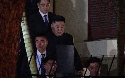 Ảnh: Chủ tịch Kim Jong Un thăm Đại sứ quán Triều Tiên trong ngày đầu tiên đến Hà Nội