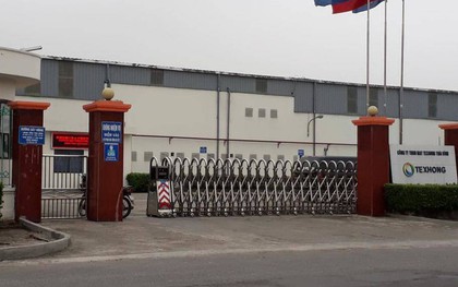 Thái Bình: 20 nam, nữ công nhân chui vào nhà vệ sinh đánh bạc