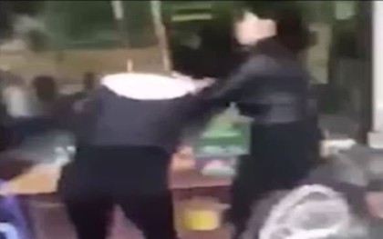 Người phụ nữ ở Thái Bình bị “bồ” của chồng đánh ghen, xịt dung dịch gây rát bỏng vào mặt