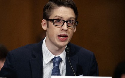 Cậu bé Mỹ trốn nhà đi tiêm chủng phát biểu trước Thượng viện Hoa Kỳ về vắc-xin: "Đừng lên Facebook để tìm hiểu thông tin"