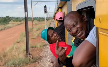 Tổng thống Nam Phi mắc kẹt 3 tiếng đồng hồ trên tàu hỏa
