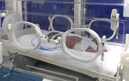 Nữ sinh 17 tuổi sinh con rồi vứt lại trong nhà vệ sinh