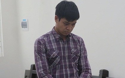 Trộm cả kho hàng của công ty rồi nhờ bố vợ mang đi giao nộp