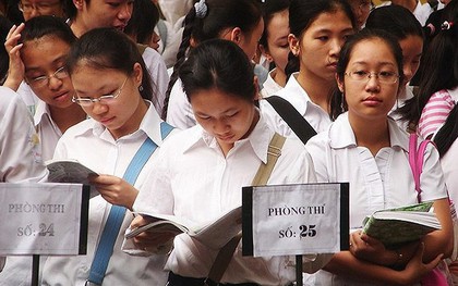 Đề phòng lọt đề, Hà Nội yêu cầu 11.000 cán bộ trông thi lớp 10 phải nộp điện thoại cá nhân