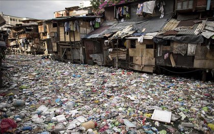 Philippines đưa 69 container rác trở lại Canada