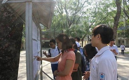 Điểm chuẩn tuyển sinh vào lớp 10 tại Hà Nội sẽ biến động ra sao?