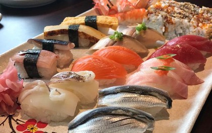 Ăn sushi nổi tiếng phố Kim Mã, team công sở giật mình thanh toán 12 triệu, riêng trà đá gần 1 triệu vì mắc "bẫy" nhà hàng