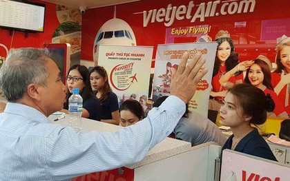 Nóng: Hành khách bức xúc vì VietJet hoãn chuyến hơn 15 giờ đồng hồ