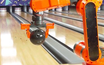 Đoạn video "nổ não" về robot chơi bowling này thực ra là tác phẩm của CGI