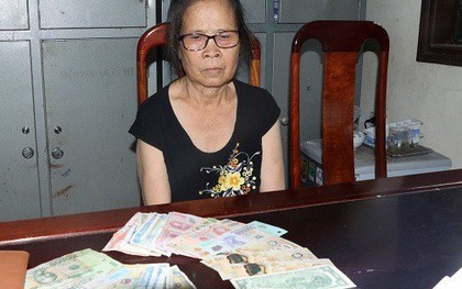 Bà già bắt xe khách từ Hà Nam vào Hà Tĩnh để hành nghề "hai ngón"