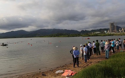Tắm sông cùng bố ở Quảng Ninh, bé trai 12 tuổi chết đuối