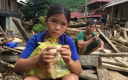 Cảnh tượng tan hoang ở bản có 12 người chết, mất tích do lũ quét