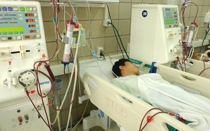 Uống rượu thay cơm 5 ngày liên tiếp, thanh niên Hà Nội nhập viện cấp cứu